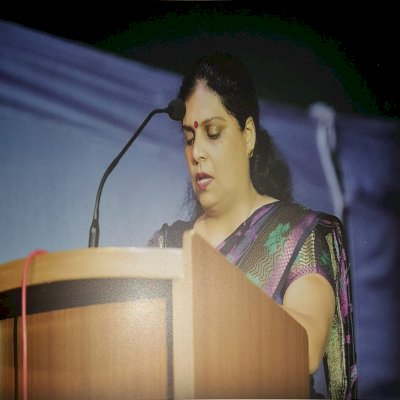 ms. aruna khanna